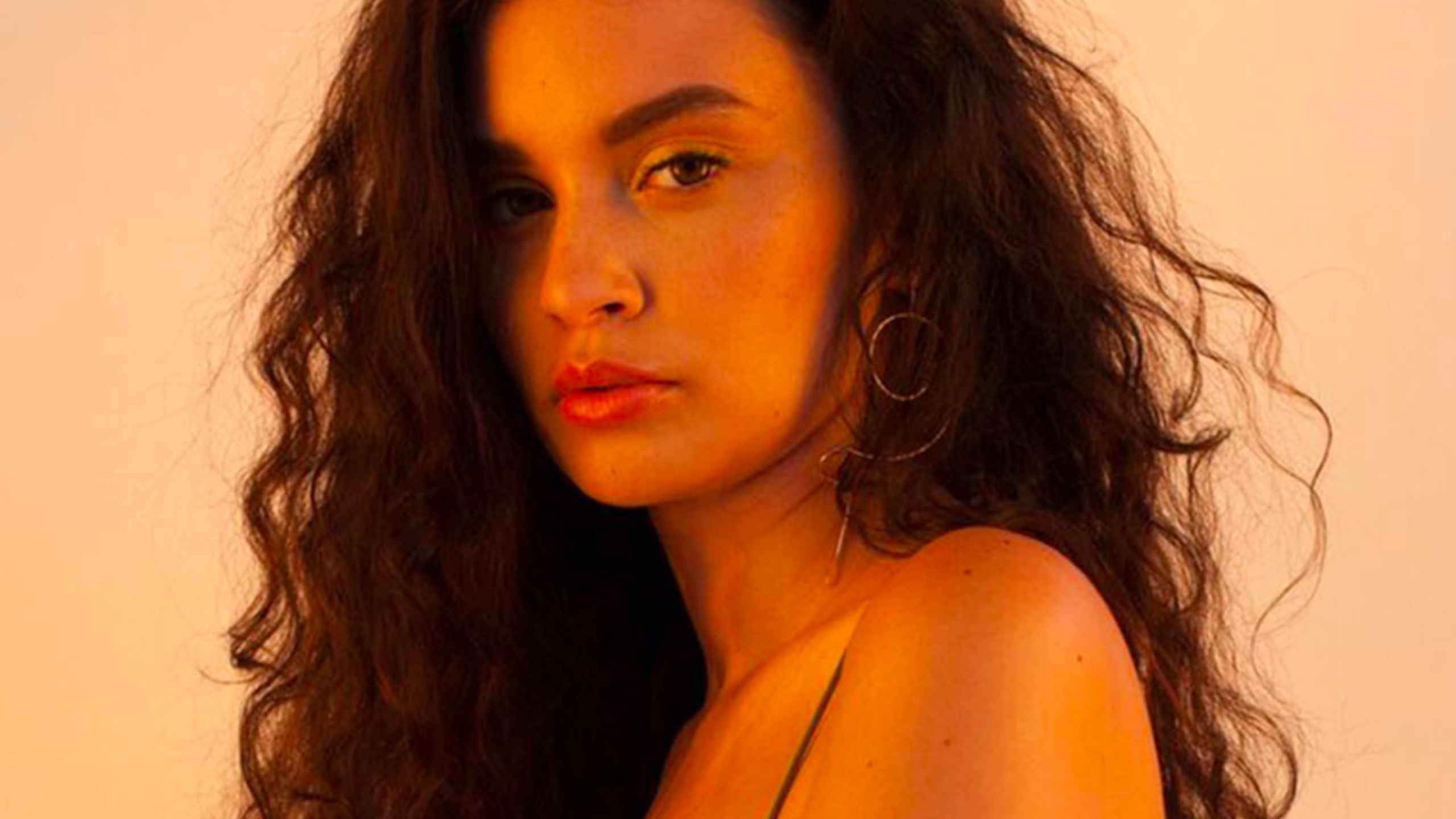 "No Rain, No Flowers", le nouvel album de Sabrina Claudio