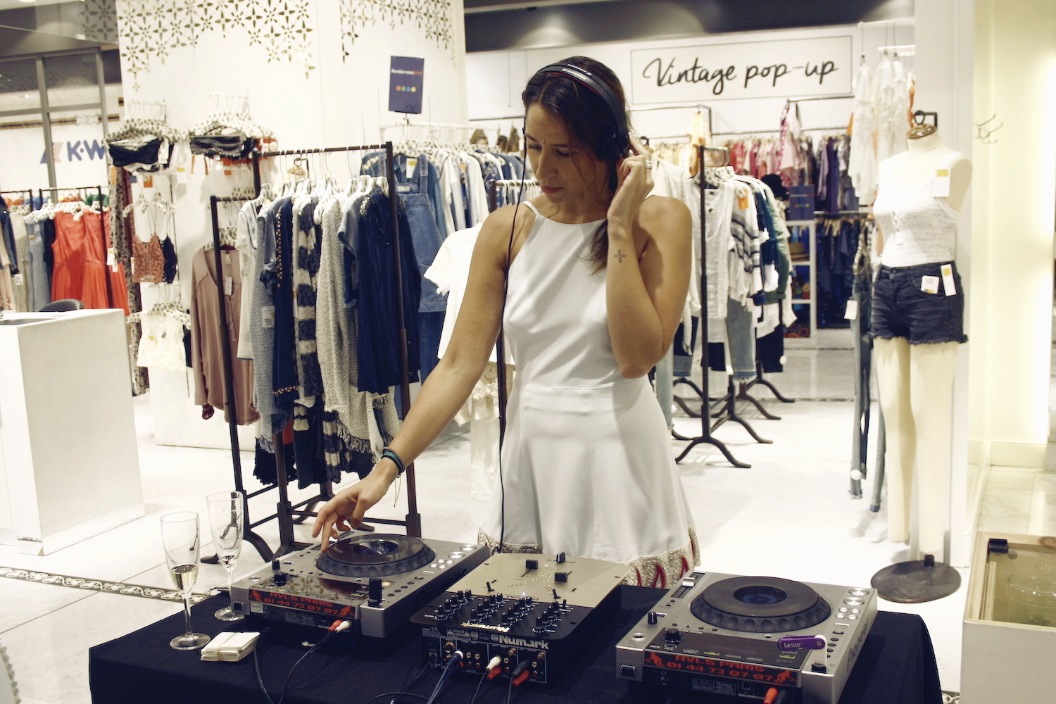 RARE_Claire_Paperlab_Modzik - Copie