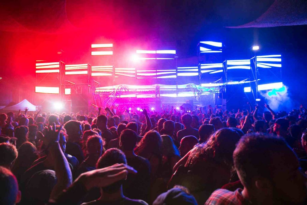 DGTL-Photo2byKIRSTENVANSANTEN RED