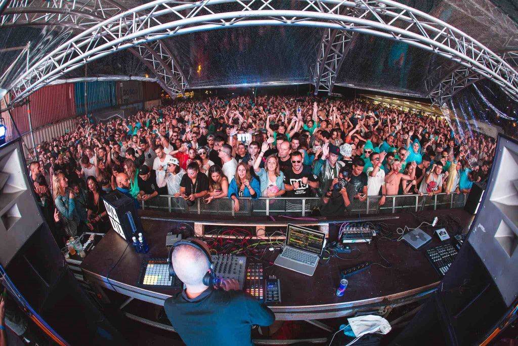 Dankzij de airco een echte flowchart. Donderdag is het de LAATSTE editie voor deze zomer. Daarna keren wij in september weer terug. Nog even één laatste keer binnen: http://on.fb.me/1gjFC9K