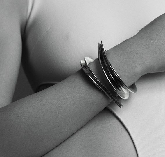 Bracelet collection Ellipse, © Annelise Michelson Paris