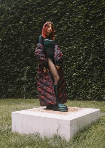 Manteau : Collini MilanoBody : MisbhvCollants : WolfordChaussures : Doc Martens